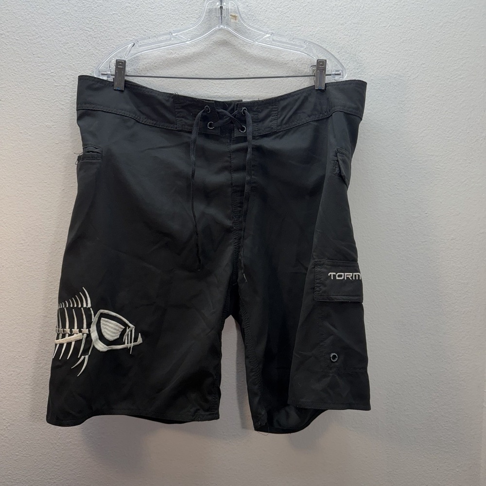 Tormentor Board Shorts Mens 38 Black Swim Trunks Fish Skeleton Beach Fishing